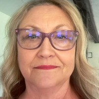 Lisa D Benge