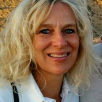 Yvonne Van Den Bos