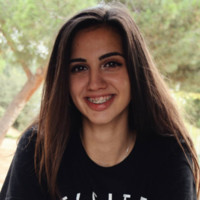 Júlia Farrús Abril