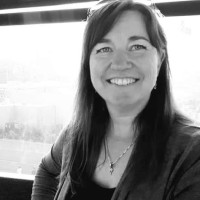Teri Hoey, C.E.T.