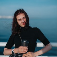 Svetlana Wang （王曦雯）