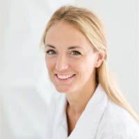 Stephanie Barlet Navarro