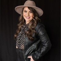 Erin, Rae Thauberger