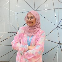 E. Lyana Lahaliah
