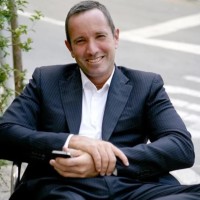 Robert Lavia