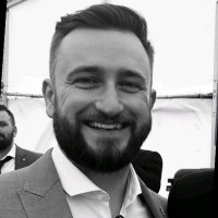 Trevor Devereux Miet