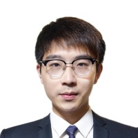 李赫男