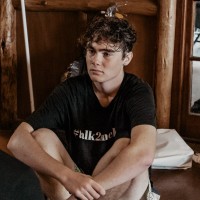 Nic Cade