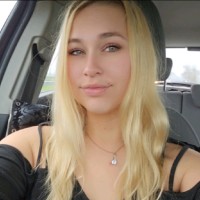 Cynthia Distel