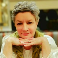 LAURA HUTH-RHOADES