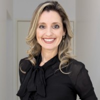 Dra Daniella Correa