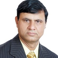 Dr Naresh Maheshwari