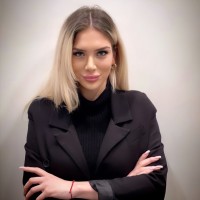 Nina R.