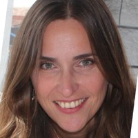 Delphine Destoumieux-Garzon