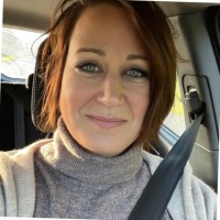 Szilvia Ujvari