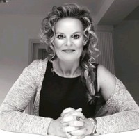 Monique De Vaan