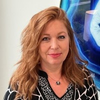 Stacey Griesbach, Cam
