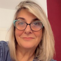 Vânia Delella
