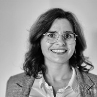 Sarah Maximilian