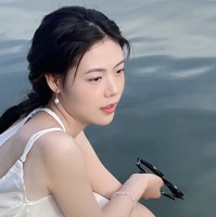 罗婧喻