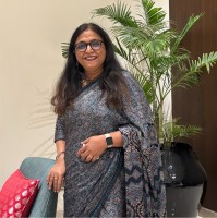 Nasreen Khan