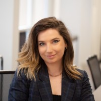 Alix Issakhanian