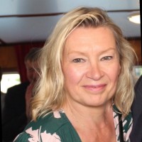 Anne Van Bueren