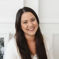 Stephanie Riehl