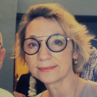 Hélène Belou