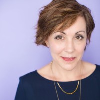 Laura Buckles
