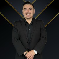 Christopher Solano Laris