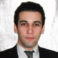 Sam Tahmasebi, Pe