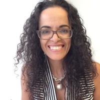 Paula Neves