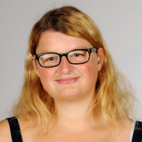 Sarah-Sophie Stolze