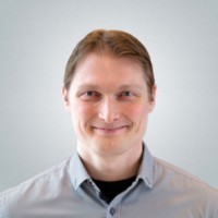 Tobias Holm