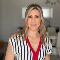 Claúdia Santos