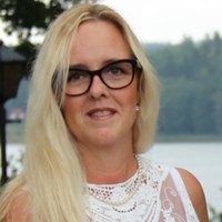 Petra Michelle Cadeau