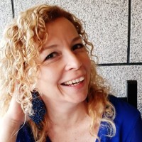 Vânia Linhares, PhD