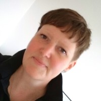 Angela Henze