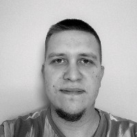 Bartosz Bzowy