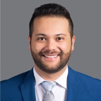 Lucas Hoyos, Pe