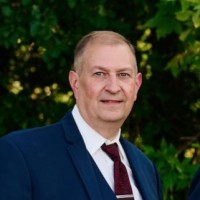 Wade Isaacson, Mba