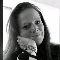 Nancy Van Den Burg