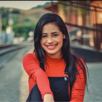 Elaine Araújo
