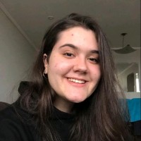 Julia Oliveira Saavedra