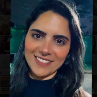 Tayná Neves