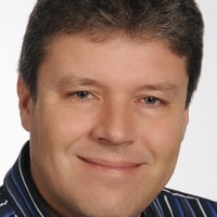 Dr. Lars Brünjes