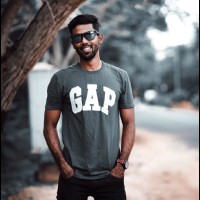 Dr Vivek R