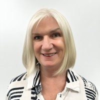 Lynda White