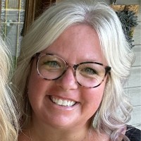 Suzanne Adams